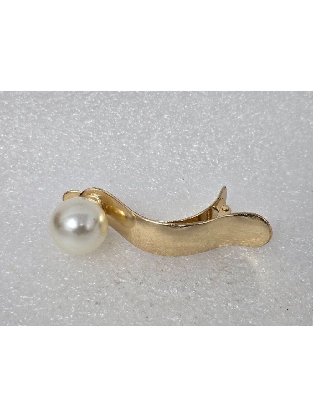 Gold-Tone Hair Clip With Faux Pearl Accent Elegant Design For Women French Style